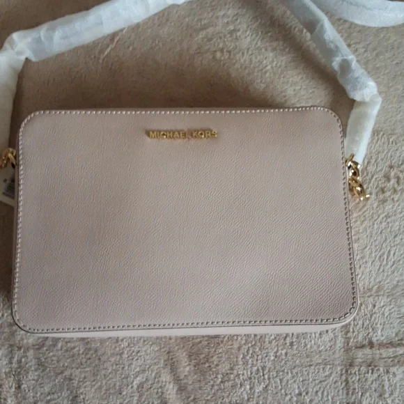 Michael Kors Purse - Picture 1 of 4